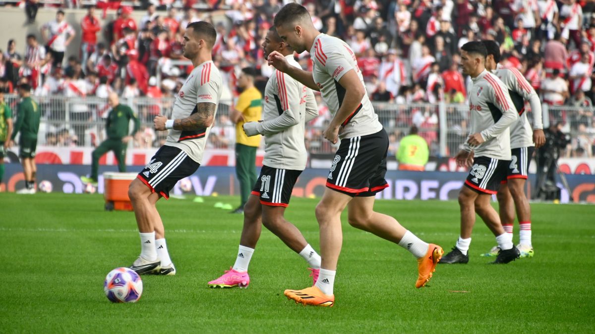 Tragedia en el fútbol argentino hincha de River murió al caer desde