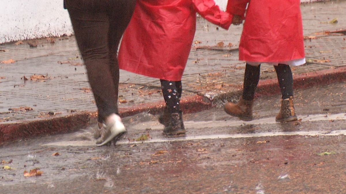 Inumet emitió una doble alerta naranja y amarilla por tormentas fuertes