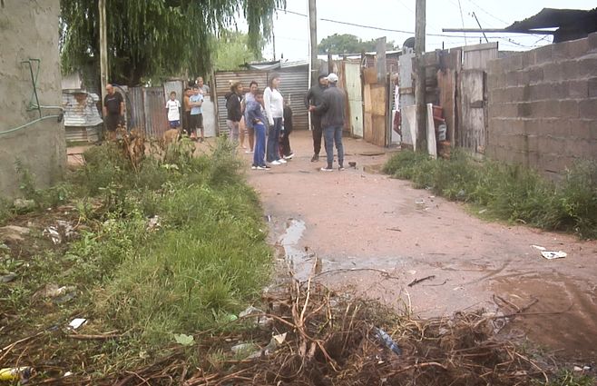 Cuando Llueve Es Un Caos Familias Piden Obra De Saneamiento En