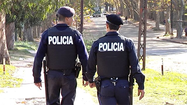 Resultado de imagen para policia uruguay