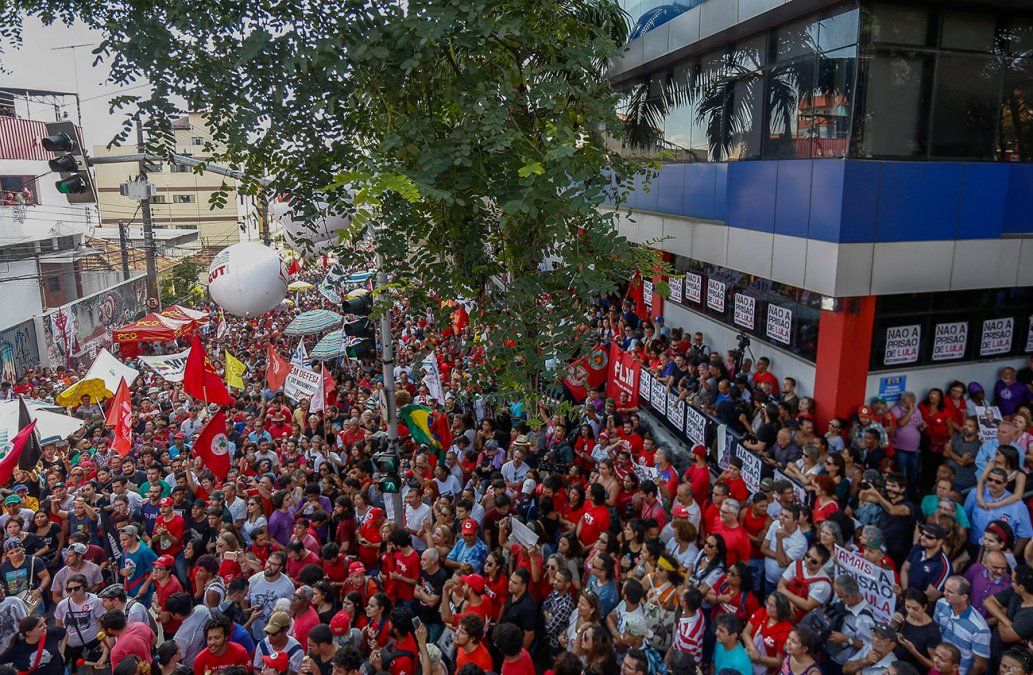 Militante del PT apoyan a Lula