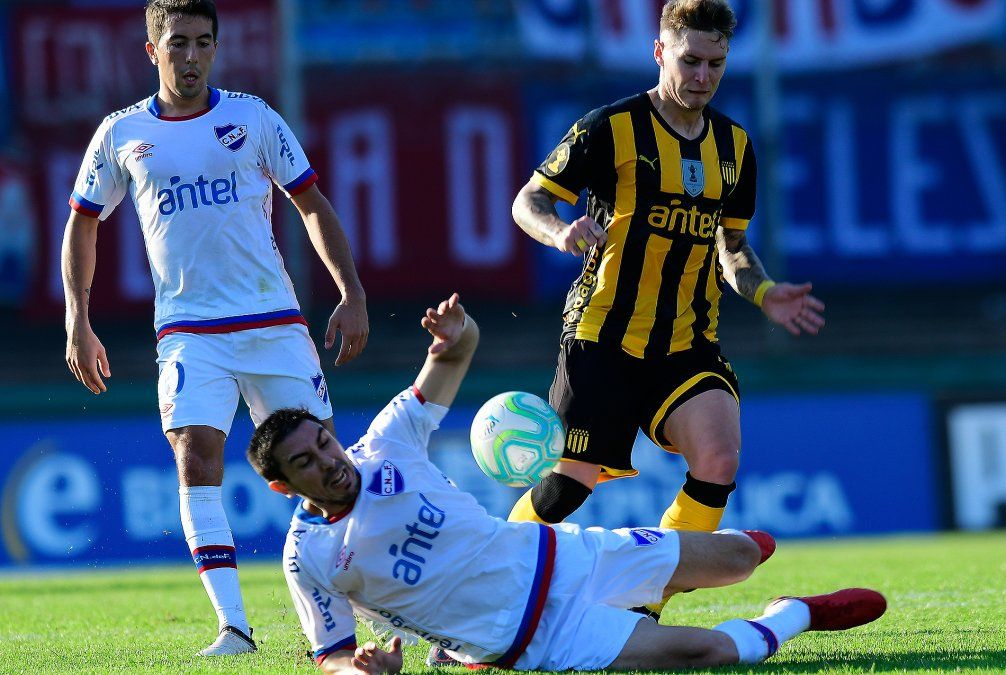 El empate clásico en imágenes: jugadas, goles y festejos El empate clásico en imágenes: jugadas, goles y festejos