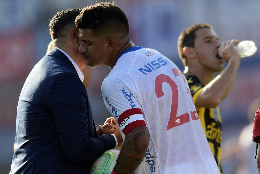 El empate clásico en imágenes: jugadas, goles y festejos El empate clásico en imágenes: jugadas, goles y festejos