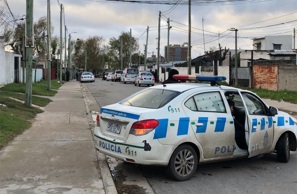 Resultado de imagen para policia uruguay subrayado