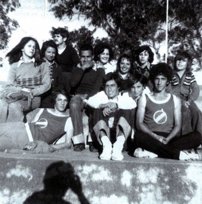 Los militantes de la UJC olimareña luego de la liberación en 1976.