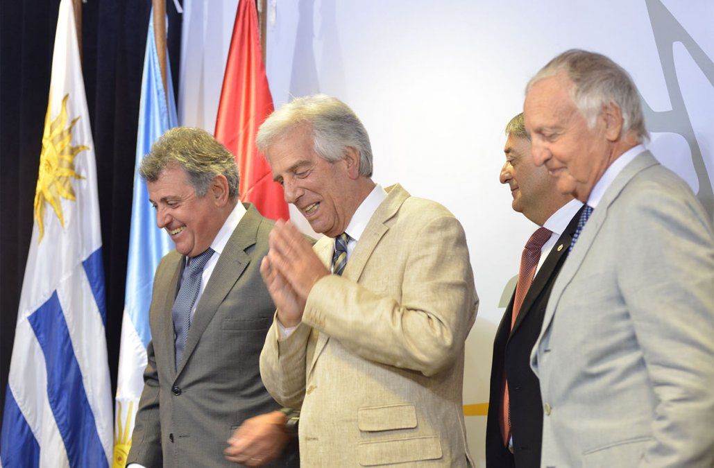 Wilmar Valdez y Tabaré Vázquez en febrero de 2018 presentaron la candidatura conjunta de Uruguay, Paraguay y Argentina para el Mundial 2030.