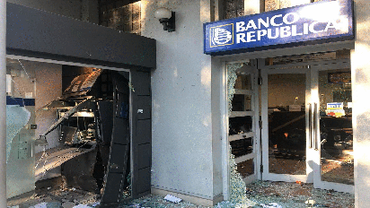 abrio el brou de los cerrillos donde explotaron el unico cajero de la zona