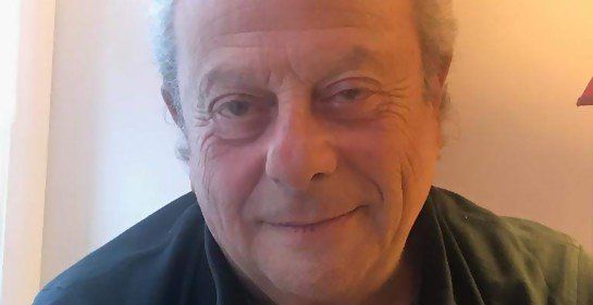 Daniel Limor, exagente del Mossad. Estudió en el Colegio Elbio Fernánde y cada año viene a la cena anual de exalumnos. Actualmente tiene 74 años.