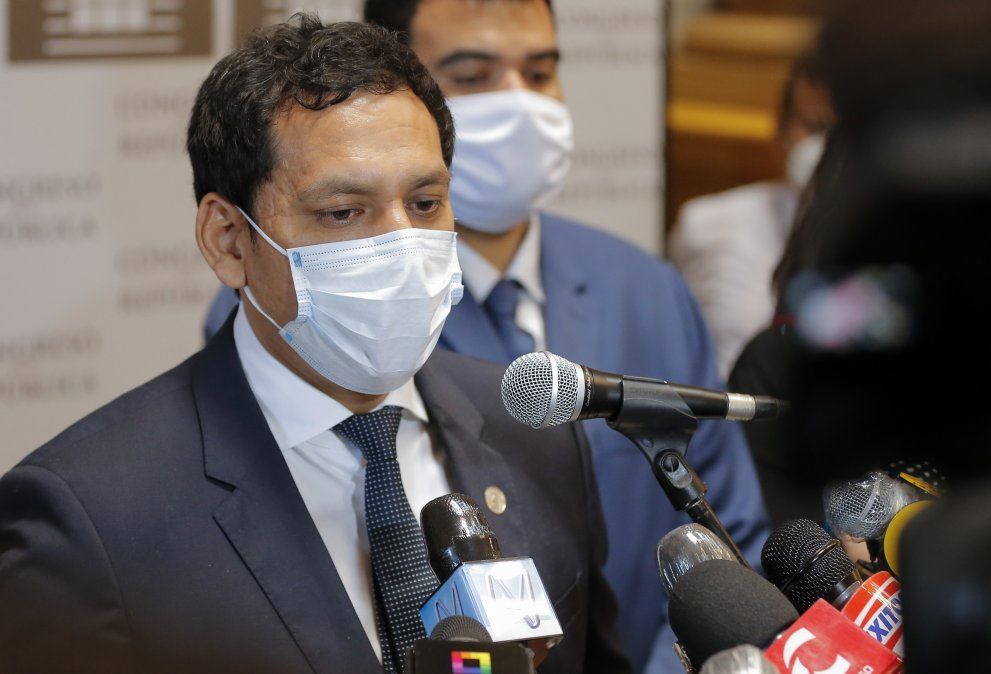 Luis Alberto Valdez Farías es un abogado y congresista por Alianza para el Progreso para el periodo 2020-2021. Es el actual Presidente interino del Congreso de la República del Perú.