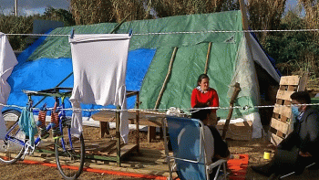 Vivienda otorgará garantía de alquiler por dos años a familia que vive en una carpa