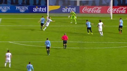 arbitros del var le recomendaron a eber aquino no cobrar penal