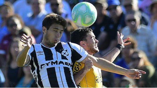 futbol, apertura, wanderers, penarol