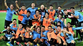 La Selección Uruguaya derrotó a Argentina por 3 - 0 en el Sudamericano Sub17