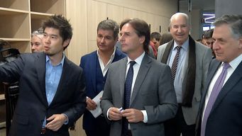 lacalle pou inauguro el laboratorio abierto de microsoft en el latu