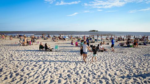 Playa el fin de semana con elevadas sensaciones térmicas. Foto: FocoUy