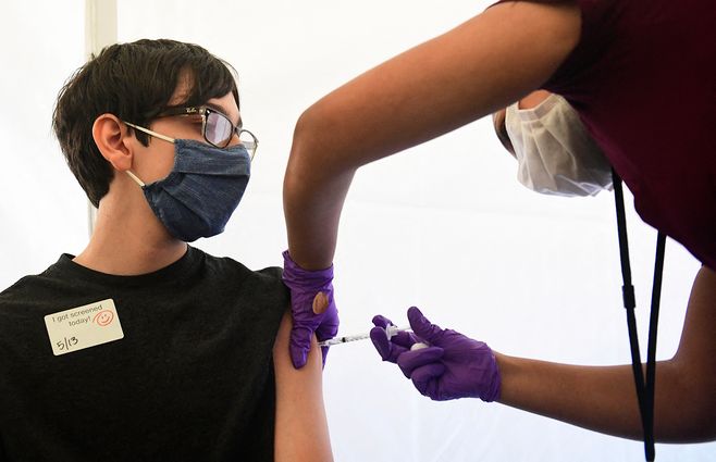 Foto: Vacunación a adolescentes en Estados Unidos/Archivo/AFP