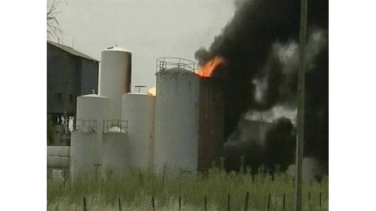 Detonaron tanques de acetona en fábrica de productos combustibles