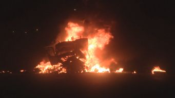un fallecido tras choque entre dos camiones en ruta 3; uno de ellos se incendio