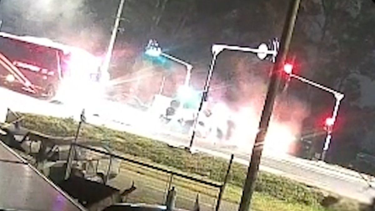 Video captó el momento en el que conductor alcoholizado causó choque que resultó con tres jóvenes muertos