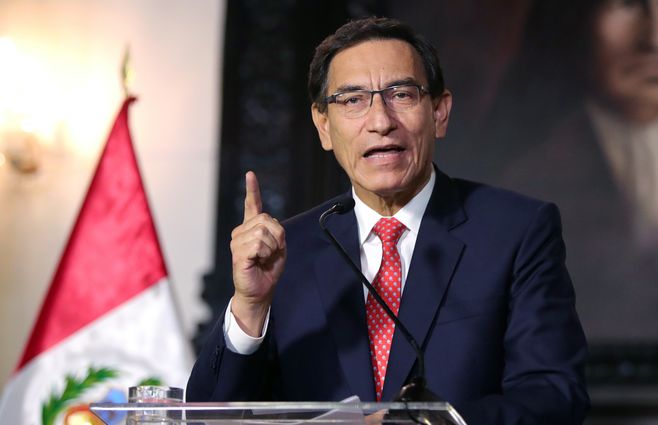 Presidente Vizcarra podr&iacute;a ser destituido bajo la acusaci&oacute;n de facilitar contratos a un cantante&nbsp;