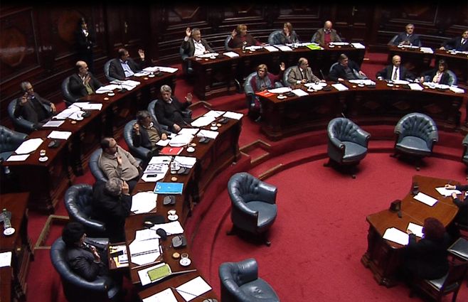 Senado-vota-TLC-Chile-solo-FA.jpg