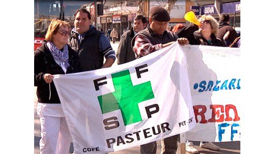 Funcionarios de Salud Pública también piden mejoras salariales