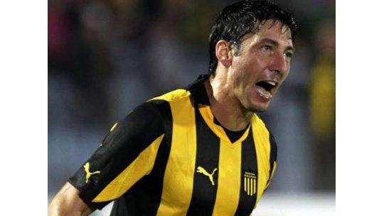 Peñarol tiene 9: esta tarde presenta a Juan Manuel Olivera