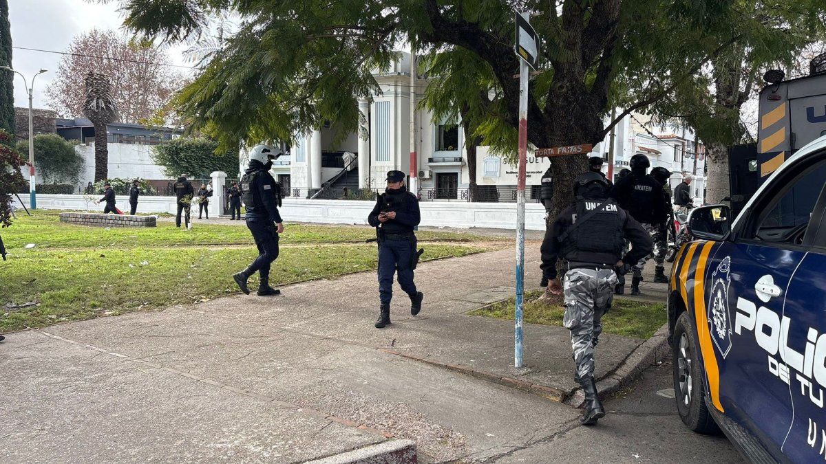 Sigue "grave, pero estable" el policía que fue baleado en rapiña a residencial; la otra efectiva herida evoluciona