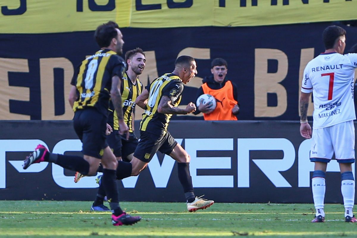 2-2. Nacional desaprovecha su ventaja y Peñarol iguala el Clásico