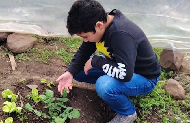 escuela-rural-niño-uruguay