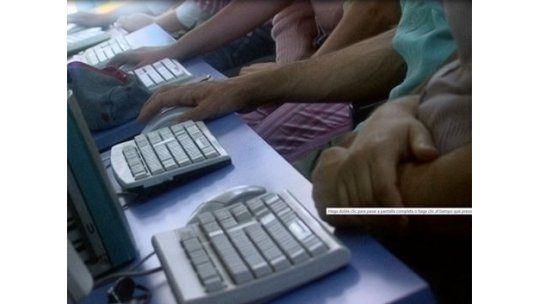 Antel realizó la primera conexión de fibra óptica al hogar