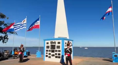 Acto en Soriano por el Desembarco de los 33 Orientales con presencia de Carolina Cosse