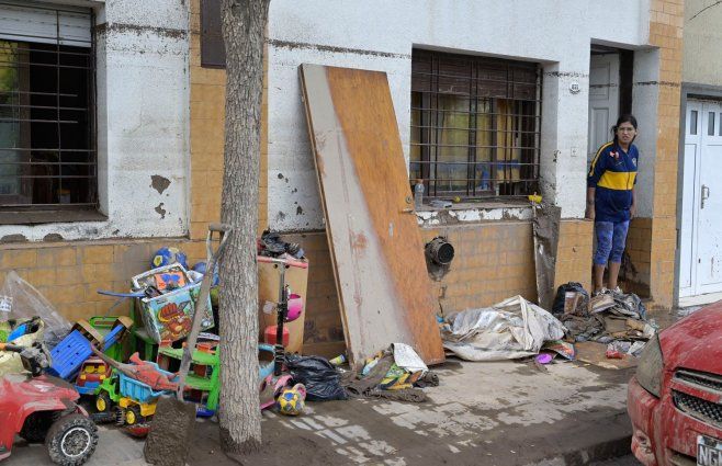 Foto: AFP. Bahía Blanca sufrió fuerte temporal de viento y lluvia el viernes.
