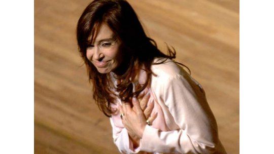 Vuelve Cristina Fernández y se especula que dejará el luto