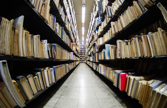 fotopresidencia-libros-biblioteca-nacional