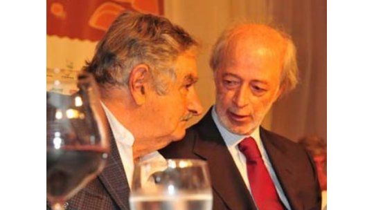 Ironías contra el gremio de Pluna y amenazas contra López Mena
