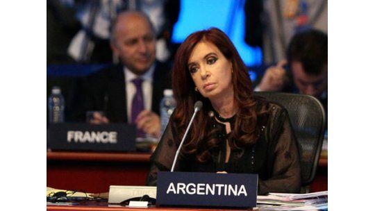 Fernández y Cameron protagonizan cruce por Malvinas