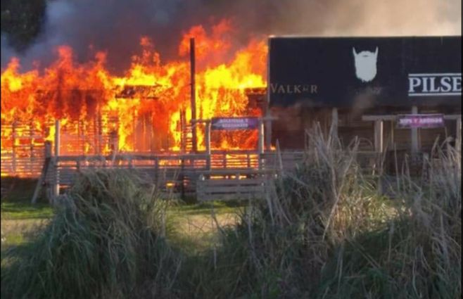 Incendio-llamas-La-Paloma.jpg