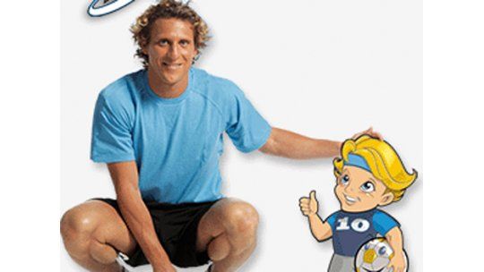 Diego Forlán lanza su línea de productos para niños