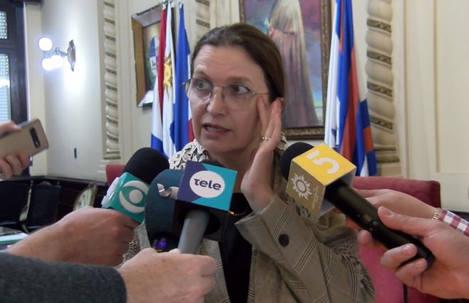 Karina-Rando-ministra-Salud-en-Paysandú-abril.jpg