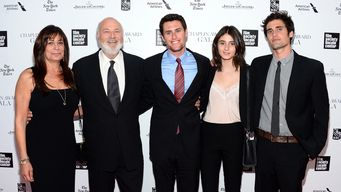 Rob Reiner, su esposa Michele Singer Reiner y sus hijos Jake, Romy y Nick (investigado por el homicidio. Foto: AFP