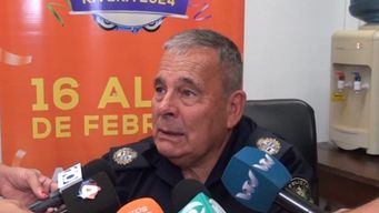 policia de rivera investiga caso de payaso que regalo bolsa de caramelos a un nino