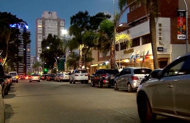 PUNTA-DEL-ESTE-NOCHE-CALLE-20.jpg