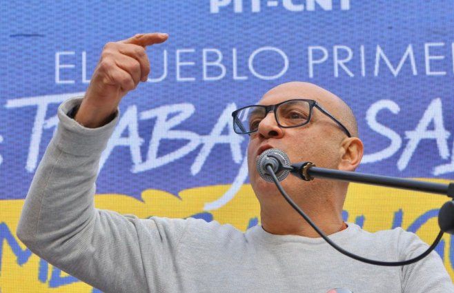 Presidente del PIT-CNT Marcelo Abdala en acto central por el paro general parcial de este martes 12 de agosto. Foto: FocoUy.