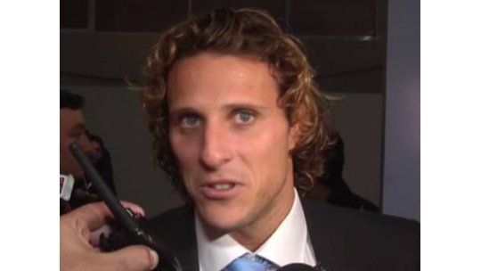 Diego Forlán fue elegido el mejor de la cancha
