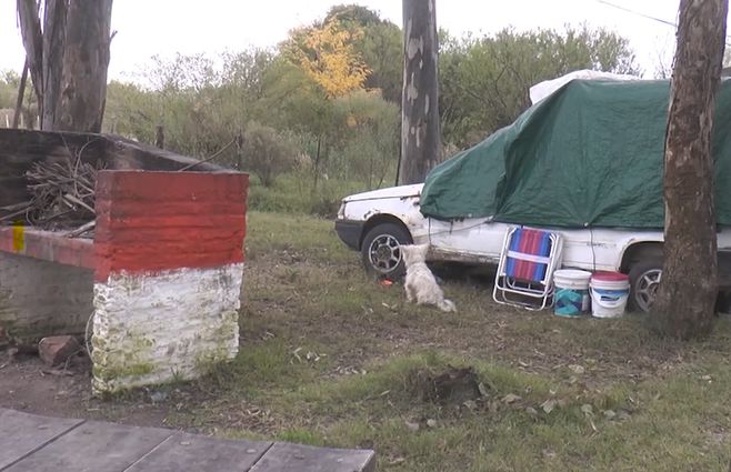 Familia de Sarandí del Yí que fue desalojada por falta de trabajo pide "una pieza y un baño que esté bien"