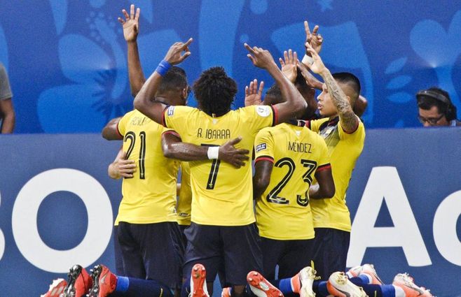 Los ecuatorianos de Bolillo Gómez van por su primera victoria 