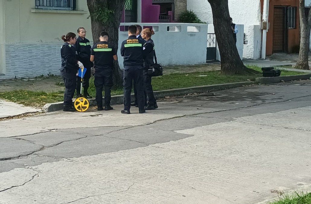 Foto: Subrayado. La Policía Científica trabaja en la escena.