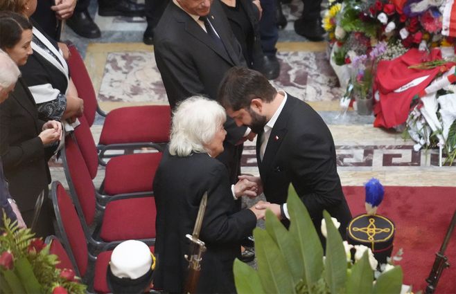 topolansky-boric-mujica-velatorio-focouy.jpg