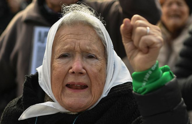 NORA--CORTIÑAS--ABUELAAS-AFP.jpg